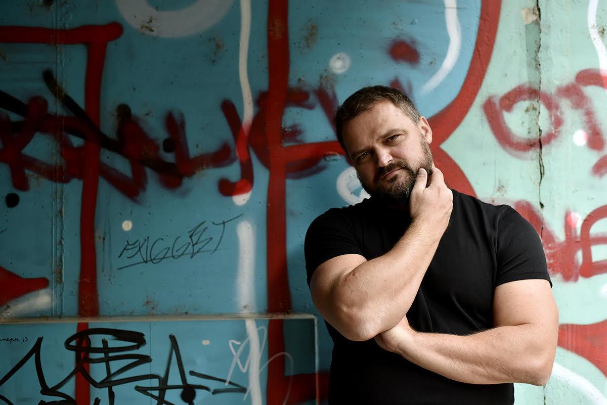 PETI PUnKt FESTIVAL — KAD KNJIŽEVNOST SUSRETNE UMJETNOST Od 22. do 24. listopada 2025. Osijek postaje središte međunarodnog intermedijalnog festivala književnosti, s bogatim programom izložbi, projekcija, performansa i tribina