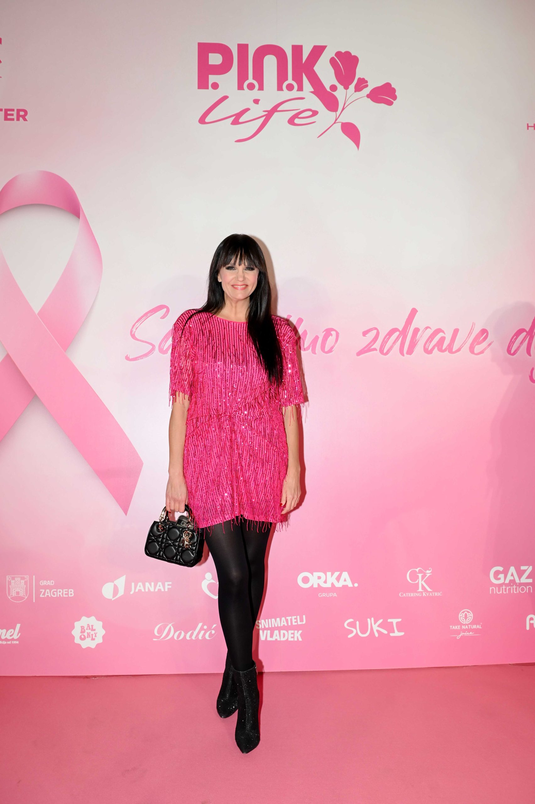 Svjetlom obasjajmo hrabre – Zagreb zasjao u ružičastom po uzoru na svjetske destinacije