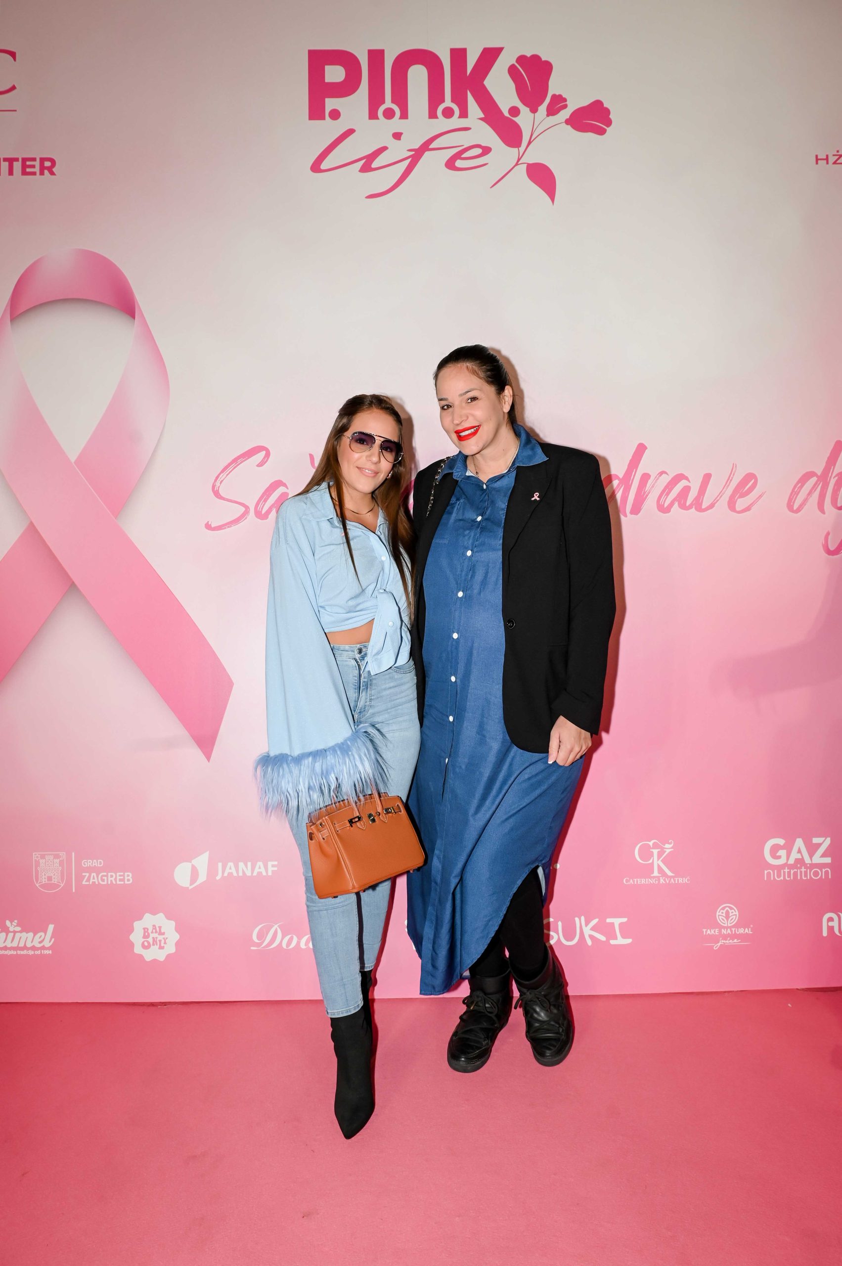 Svjetlom obasjajmo hrabre – Zagreb zasjao u ružičastom po uzoru na svjetske destinacije