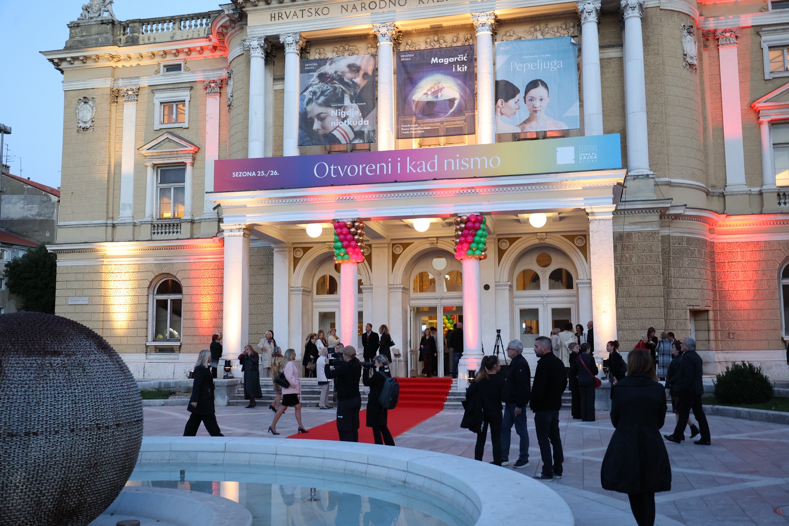 Rijeka kultura, Rijeka kazalište, Rijeka HNK, Rijeka HNK Ivana pl. Zajca, riječko kazalište, riječko kazalište povijest, riječko kazalište jubilej, HNK Rijeka, HNK Rijeka 140 godina, 140 godina riječkog kazališta, Verdi Nabucco Rijeka, Verdijev Nabucco, koncertno Nabucco Rijeka, Verdijeva opera Rijeka, Rijeka opera, riječki simfonijski orkestar, riječki operni zbor, riječki solisti, Dubravka Vrgoč, Iva Rinčić, Ivica Lukanović, Kristina Kolar, Robert Kolar, Luka Ortar, Stefany Findrik, Bože Burić Pešić, Slavko Sekulić, riječki kulturni događaji, riječki jubilej, kazališna povijest Rijeka, kulturna baština Rijeka, HNK Ivana pl. Zajca povijest, Teatro comunale Rijeka, kazališna arhitektura Rijeka, Helmer Fellner Rijeka, riječki kulturni identitet, riječka publika, riječko zajedništvo, kazalište Rijeka emocije, kazalište Rijeka povijest, riječko kazalište obljetnica, riječko kazalište 2025, kulturni vodič Rijeka, Rijeka događanja, Rijeka kultura 2025, Rijeka koncerti, Rijeka opera Nabucco, Rijeka umjetnost, Rijeka performansi, Rijeka glazba, Rijeka tradicija, Rijeka baština, Rijeka Helmer Fellner, Rijeka Teatro comunale, Rijeka kazališna scena, Rijeka kazališni život, Rijeka glazbena scena, Rijeka turizam kultura, Rijeka kulturna atrakcija, Rijeka povijesna zgrada, riječko kazalište arhitektura, riječko kazalište povijesna zgrada, riječko kazalište program, riječko kazalište događanja, Rijeka kazalište umjetnici, Rijeka kazalište solisti, Rijeka kazalište ansambl, Rijeka kazalište publika, Rijeka kazalište tradicija, Rijeka kazalište identitet, Rijeka kazalište baština, Rijeka kazalište povijest umjetnosti, Rijeka kazalište putovanje, Rijeka kazalište inspiracija, Rijeka kazalište vodič, Rijeka kazalište atmosfera, Rijeka kazalište Verdijeva opera, Rijeka kazalište Giuseppe Verdi, Rijeka kazalište maestro Valentino Egel, Rijeka kazalište Kristina Kolar, Rijeka kazalište Robert Kolar, Rijeka kazalište Luka Ortar, Rijeka kazalište Stefany Findrik, Rijeka kazalište Bože Burić Pešić, Rijeka kazalište Slavko Sekulić, Rijeka kazalište Radmila Matejčić, Rijeka kazalište Kako čitati grad, Rijeka kazalište 140 obljetnica, Rijeka kazalište „Velikih 140“, Rijeka kazalište veliki događaj, Rijeka kazalište slavlje, Rijeka kazalište kulturni događaj, Rijeka kazalište glazbeni događaj, Rijeka kazalište predstave, Rijeka kazalište repertoar, Rijeka kazalište posjet, Rijeka kazalište iskustvo, Rijeka kazalište emocije, Rijeka kazalište doživljaj, Rijeka kazalište povijesni trenutak