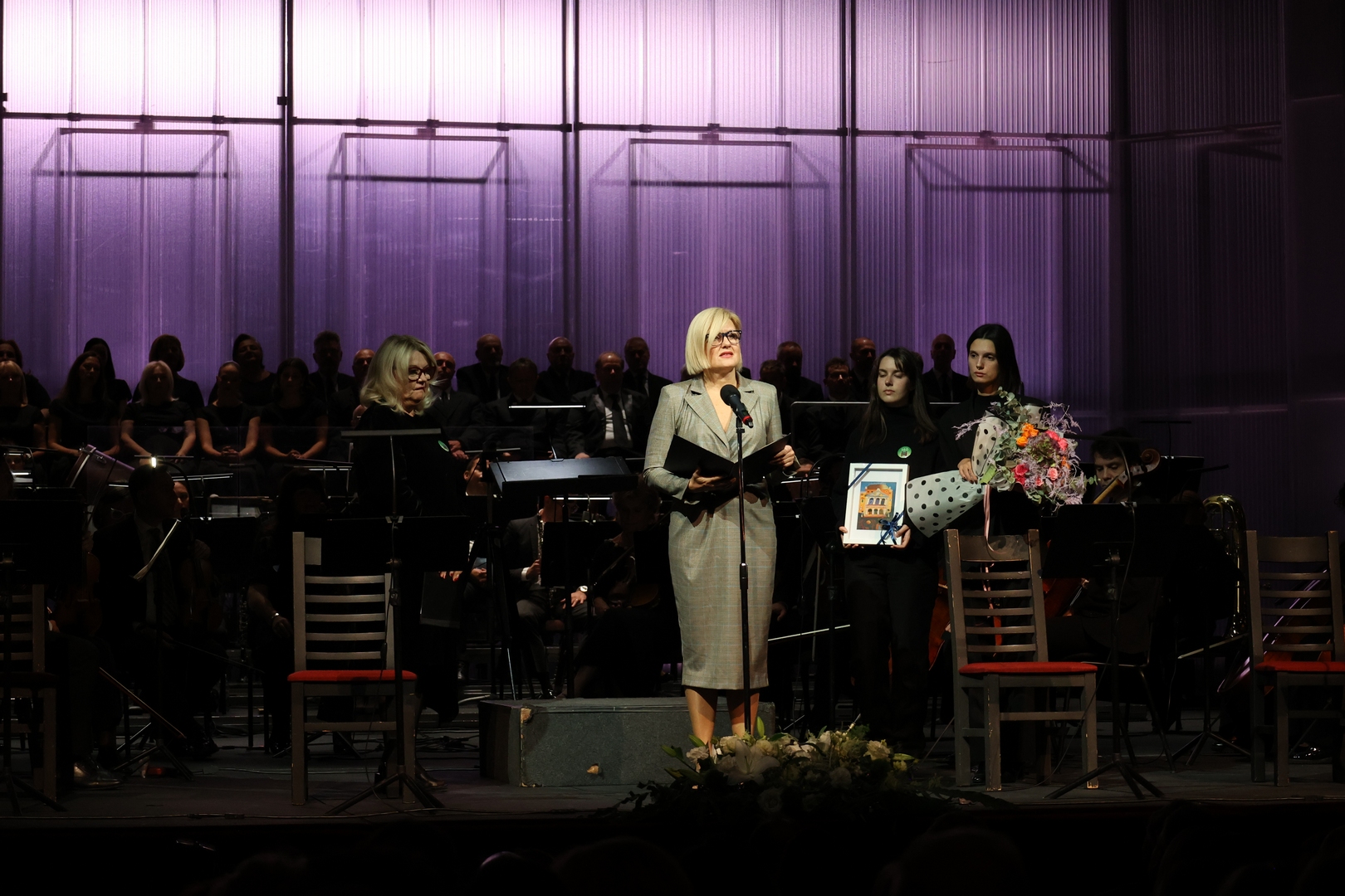 Rijeka kultura, Rijeka kazalište, Rijeka HNK, Rijeka HNK Ivana pl. Zajca, riječko kazalište, riječko kazalište povijest, riječko kazalište jubilej, HNK Rijeka, HNK Rijeka 140 godina, 140 godina riječkog kazališta, Verdi Nabucco Rijeka, Verdijev Nabucco, koncertno Nabucco Rijeka, Verdijeva opera Rijeka, Rijeka opera, riječki simfonijski orkestar, riječki operni zbor, riječki solisti, Dubravka Vrgoč, Iva Rinčić, Ivica Lukanović, Kristina Kolar, Robert Kolar, Luka Ortar, Stefany Findrik, Bože Burić Pešić, Slavko Sekulić, riječki kulturni događaji, riječki jubilej, kazališna povijest Rijeka, kulturna baština Rijeka, HNK Ivana pl. Zajca povijest, Teatro comunale Rijeka, kazališna arhitektura Rijeka, Helmer Fellner Rijeka, riječki kulturni identitet, riječka publika, riječko zajedništvo, kazalište Rijeka emocije, kazalište Rijeka povijest, riječko kazalište obljetnica, riječko kazalište 2025, kulturni vodič Rijeka, Rijeka događanja, Rijeka kultura 2025, Rijeka koncerti, Rijeka opera Nabucco, Rijeka umjetnost, Rijeka performansi, Rijeka glazba, Rijeka tradicija, Rijeka baština, Rijeka Helmer Fellner, Rijeka Teatro comunale, Rijeka kazališna scena, Rijeka kazališni život, Rijeka glazbena scena, Rijeka turizam kultura, Rijeka kulturna atrakcija, Rijeka povijesna zgrada, riječko kazalište arhitektura, riječko kazalište povijesna zgrada, riječko kazalište program, riječko kazalište događanja, Rijeka kazalište umjetnici, Rijeka kazalište solisti, Rijeka kazalište ansambl, Rijeka kazalište publika, Rijeka kazalište tradicija, Rijeka kazalište identitet, Rijeka kazalište baština, Rijeka kazalište povijest umjetnosti, Rijeka kazalište putovanje, Rijeka kazalište inspiracija, Rijeka kazalište vodič, Rijeka kazalište atmosfera, Rijeka kazalište Verdijeva opera, Rijeka kazalište Giuseppe Verdi, Rijeka kazalište maestro Valentino Egel, Rijeka kazalište Kristina Kolar, Rijeka kazalište Robert Kolar, Rijeka kazalište Luka Ortar, Rijeka kazalište Stefany Findrik, Rijeka kazalište Bože Burić Pešić, Rijeka kazalište Slavko Sekulić, Rijeka kazalište Radmila Matejčić, Rijeka kazalište Kako čitati grad, Rijeka kazalište 140 obljetnica, Rijeka kazalište „Velikih 140“, Rijeka kazalište veliki događaj, Rijeka kazalište slavlje, Rijeka kazalište kulturni događaj, Rijeka kazalište glazbeni događaj, Rijeka kazalište predstave, Rijeka kazalište repertoar, Rijeka kazalište posjet, Rijeka kazalište iskustvo, Rijeka kazalište emocije, Rijeka kazalište doživljaj, Rijeka kazalište povijesni trenutak