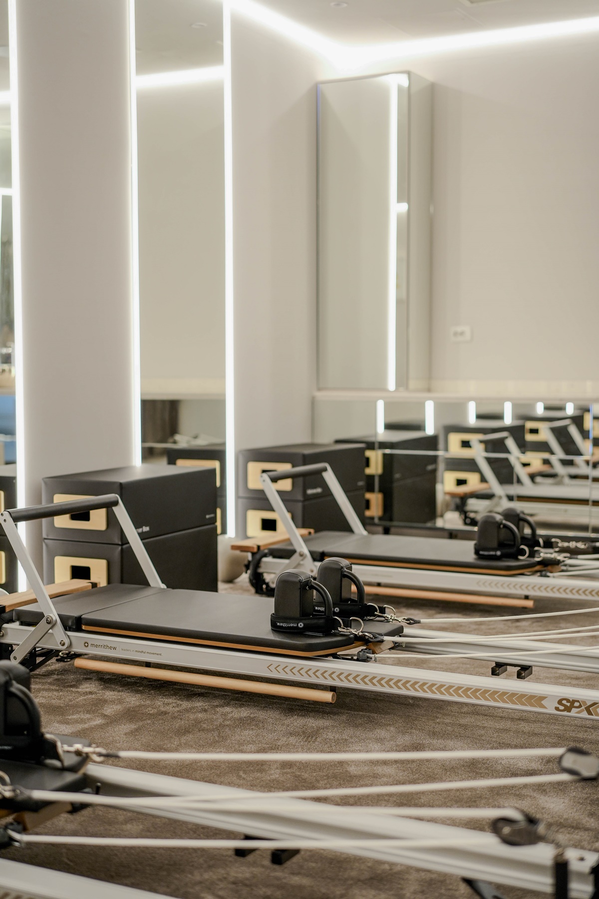 Pilates u prostoru budućnosti – prema viziji Ante Vrbana Ante Vrban potpisuje interijer najljepšeg pilates studija u Zagrebu. Boutique iskustvo pilatesa.