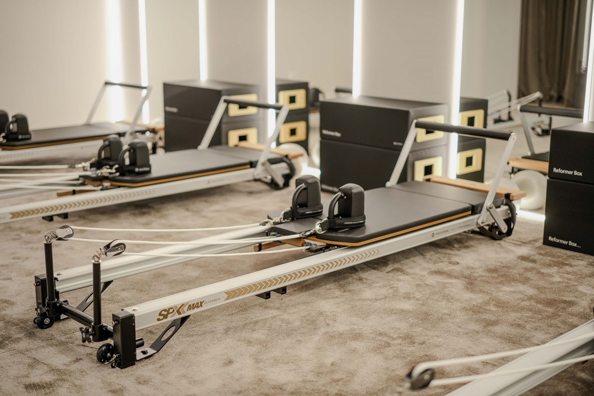 Pilates u prostoru budućnosti – prema viziji Ante Vrbana Ante Vrban potpisuje interijer najljepšeg pilates studija u Zagrebu. Boutique iskustvo pilatesa.