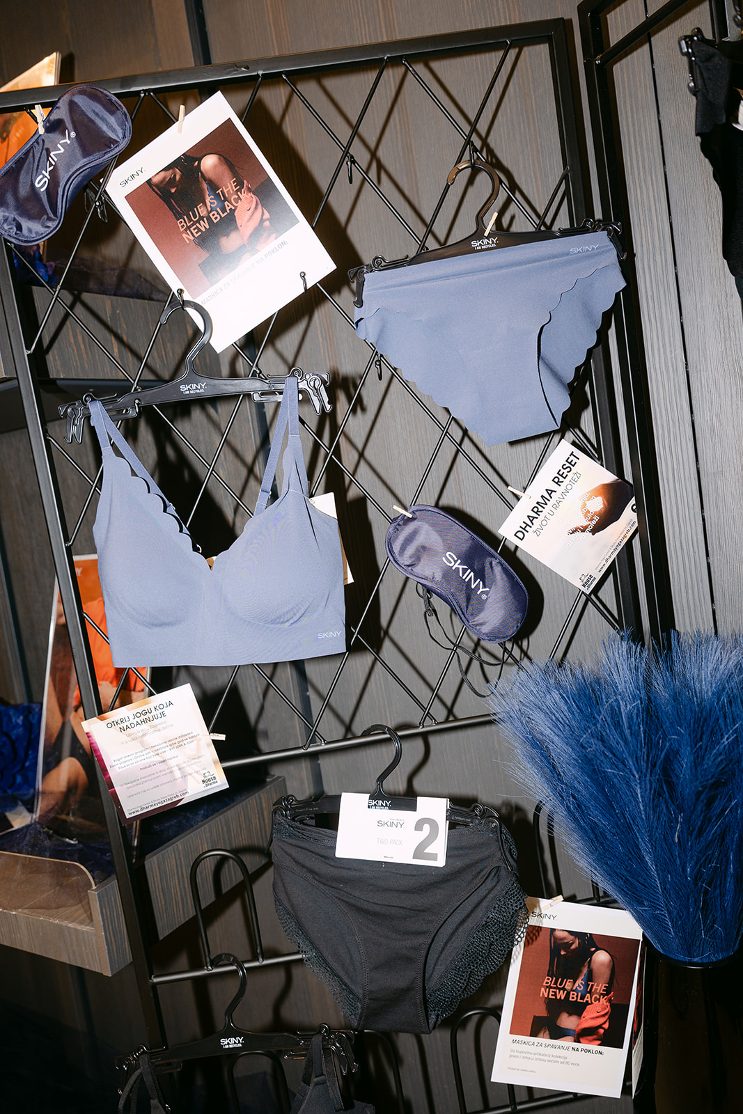 Plava je nova crna SKINY donje rublje za sezonu jesenzima 2025.