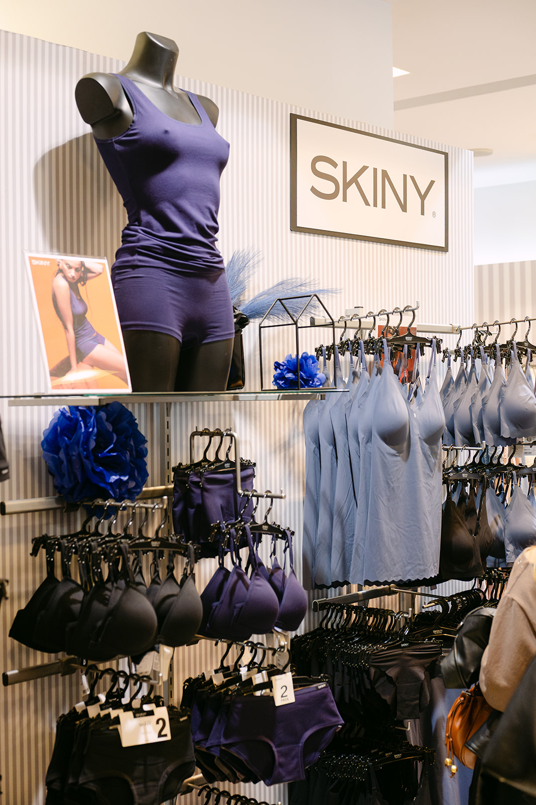 Plava je nova crna SKINY donje rublje za sezonu jesenzima 2025.