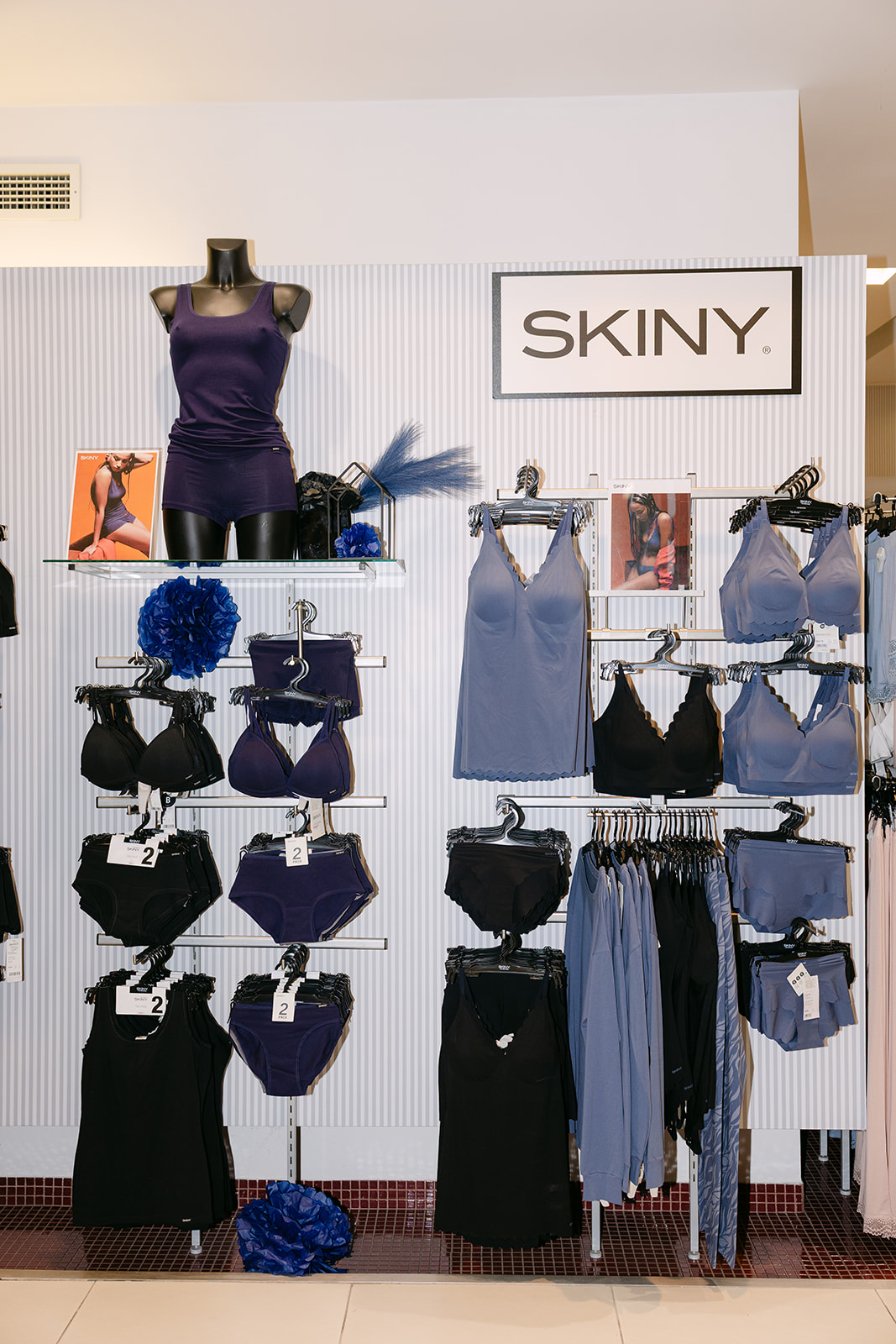 Plava je nova crna SKINY donje rublje za sezonu jesenzima 2025.