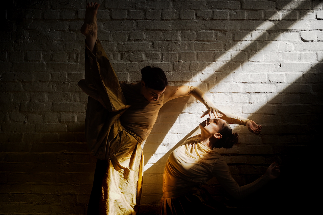 Plesna predstava u kojoj i tkanine plešu