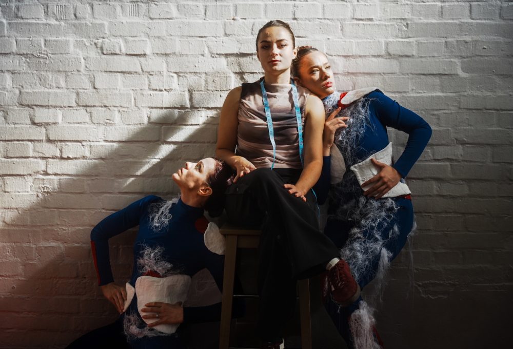 Plesna predstava u kojoj i tkanine plešu