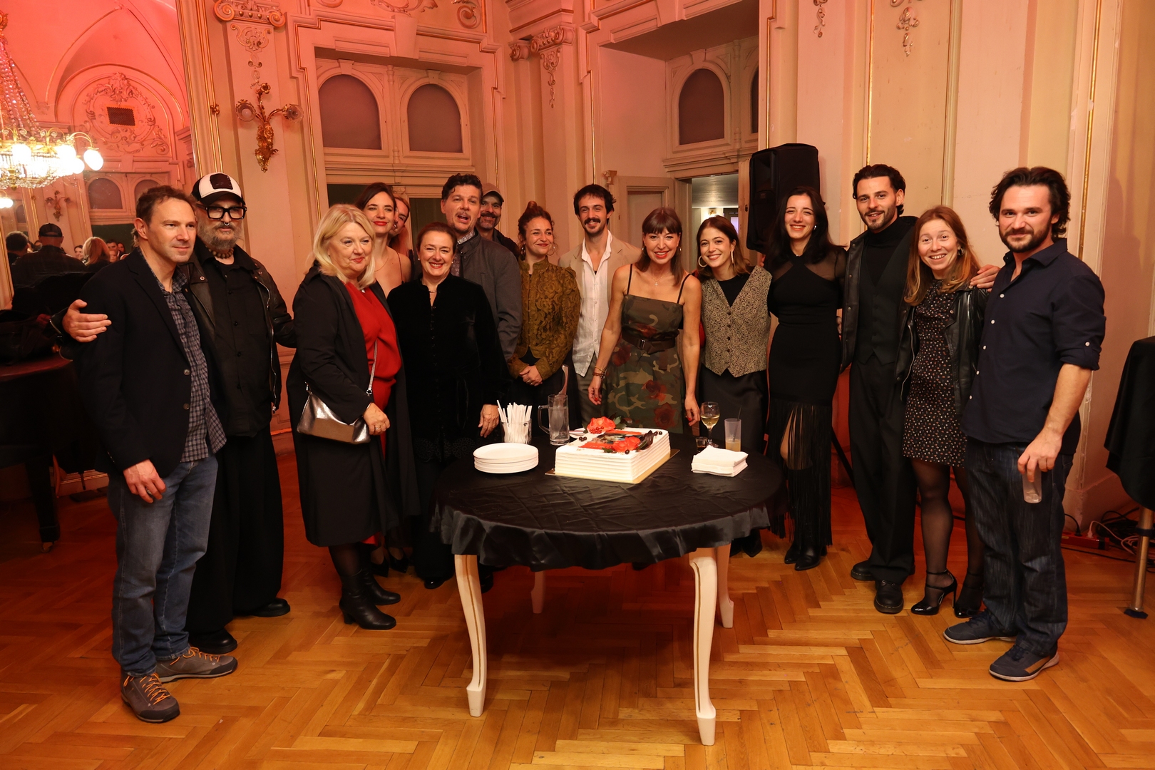 Premijera predstave „Tri sestre, ja“ duboko dirnula brojnu publike