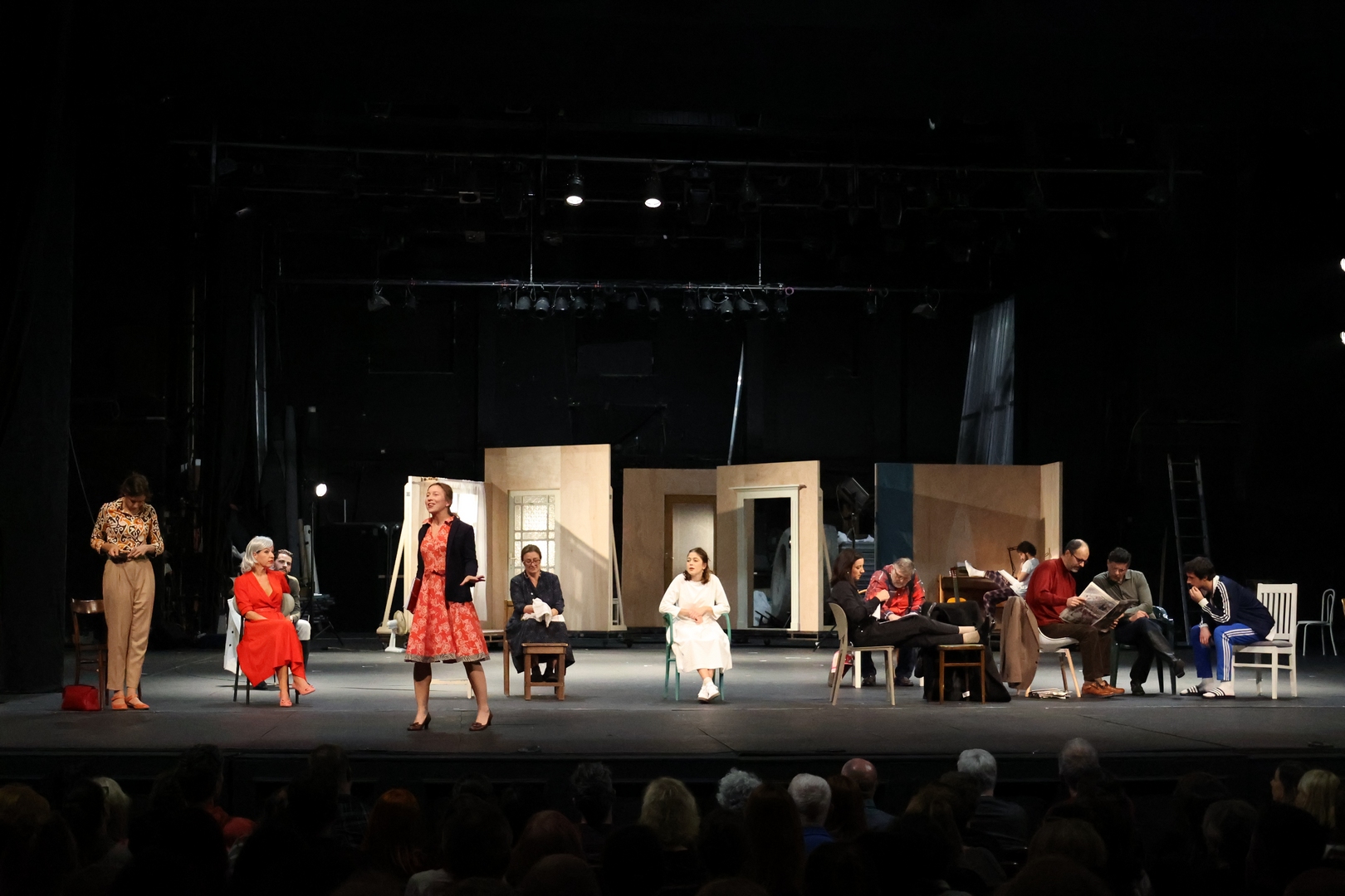 Premijera predstave „Tri sestre, ja“ duboko dirnula brojnu publike