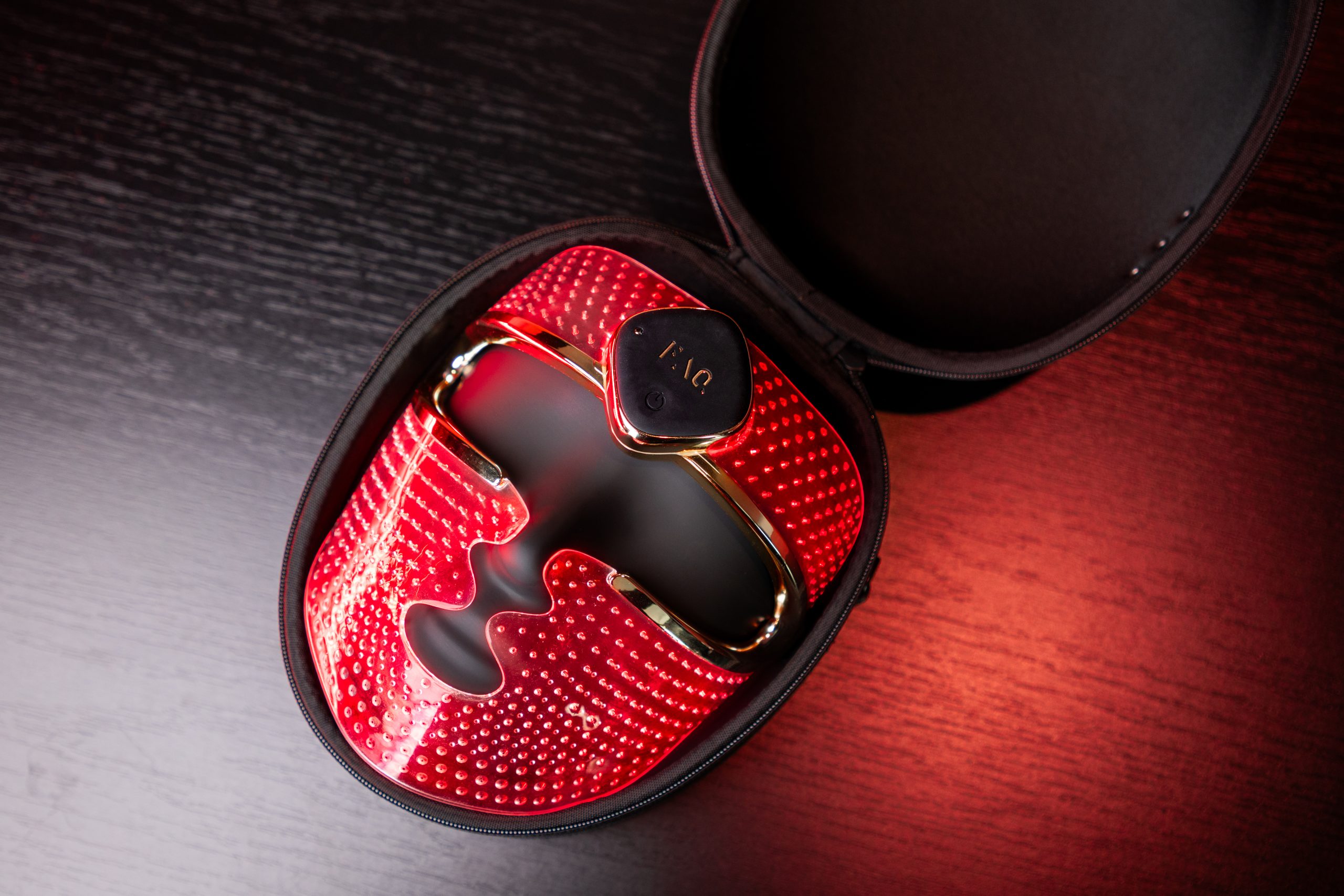 Pripremi svoju kožu za hladnije dane uz najbolje beauty prakse za jesen i zimu Otkrij FOREO i FAQ™ Swiss