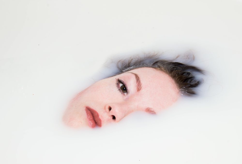 Pripremi svoju kožu za hladnije dane uz najbolje beauty prakse za jesen i zimu Otkrij FOREO i FAQ™ Swiss