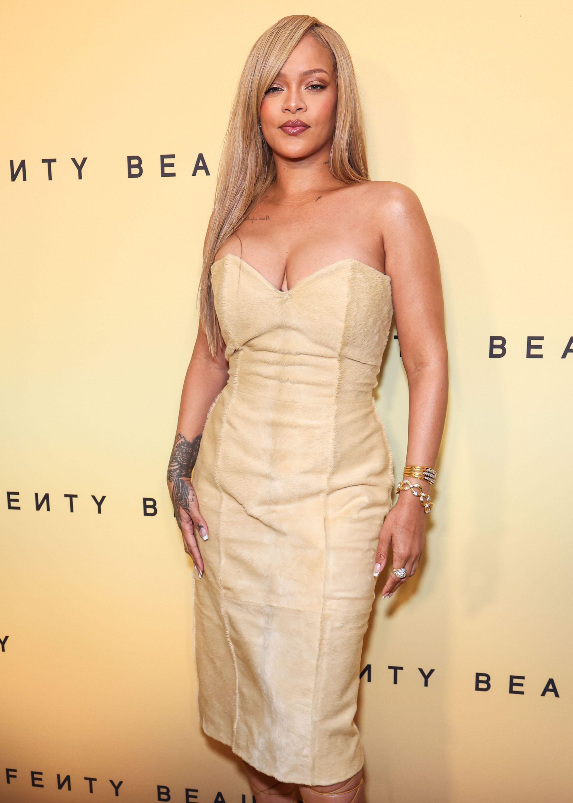 Rihanna izgubila 36 milijuna dolara zbog neuspjelog projekta s Louis Vuittonom! Hello magazin Croatia Hrvatska