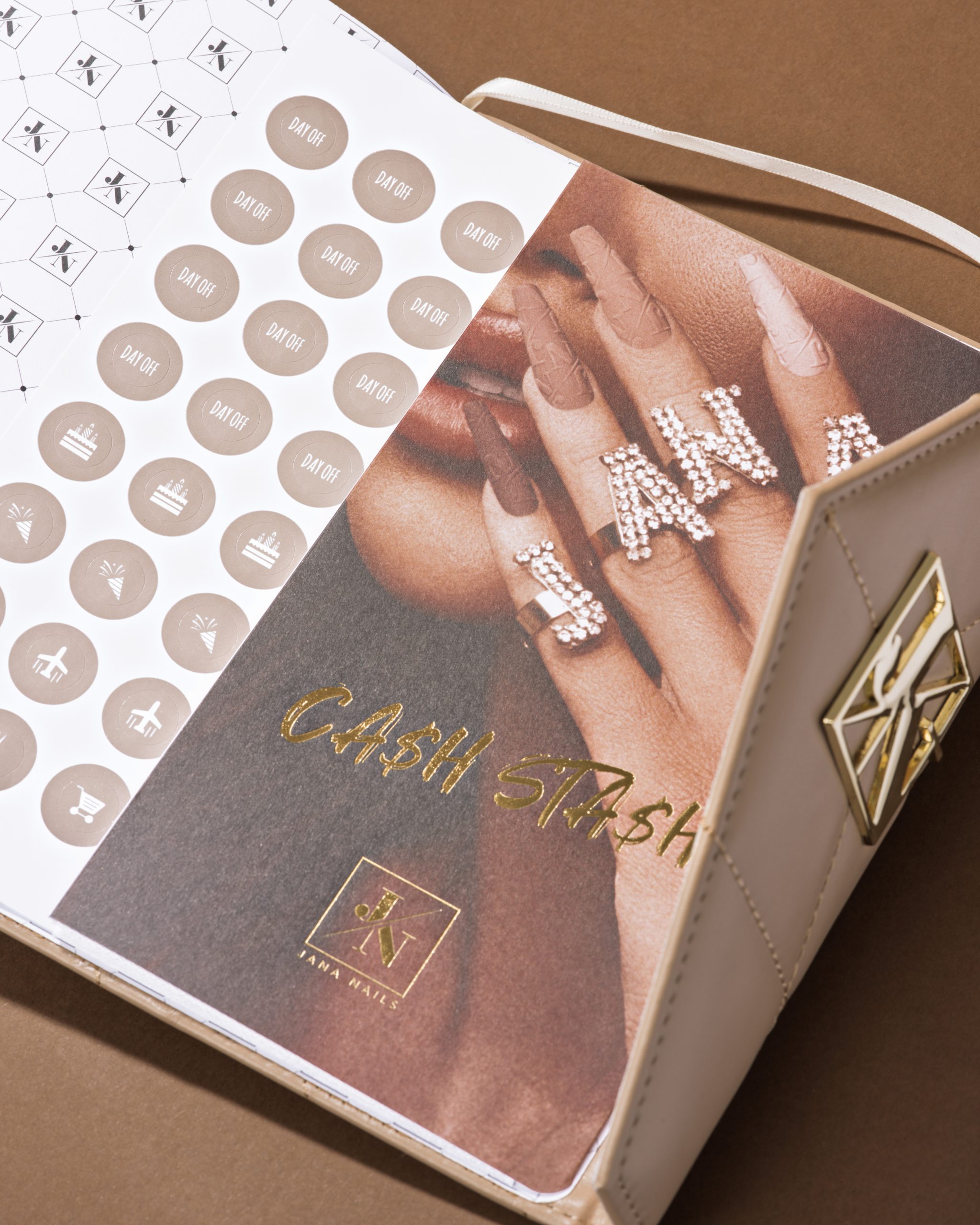 Stil koji se pamti uz Jana Nails – tvoj organizacijski upgrade! #glowinto2026 