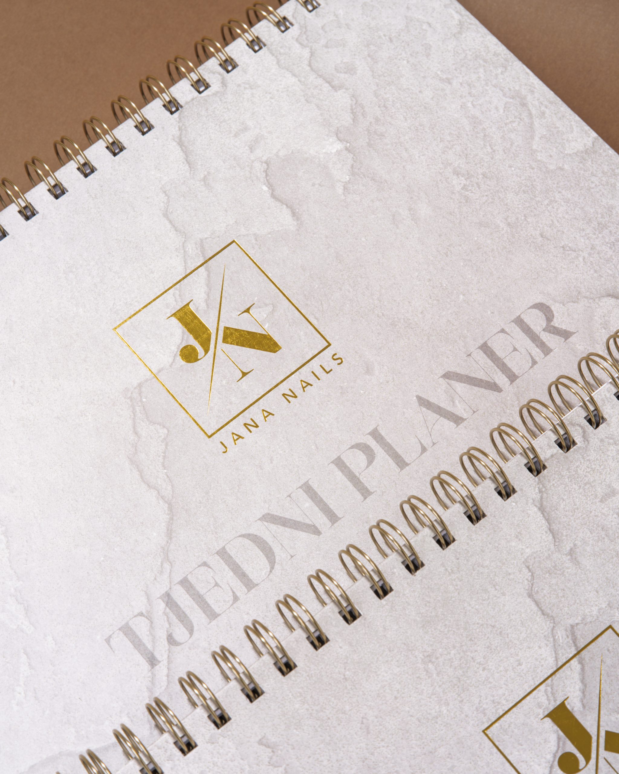 Stil koji se pamti uz Jana Nails – tvoj organizacijski upgrade! #glowinto2026 