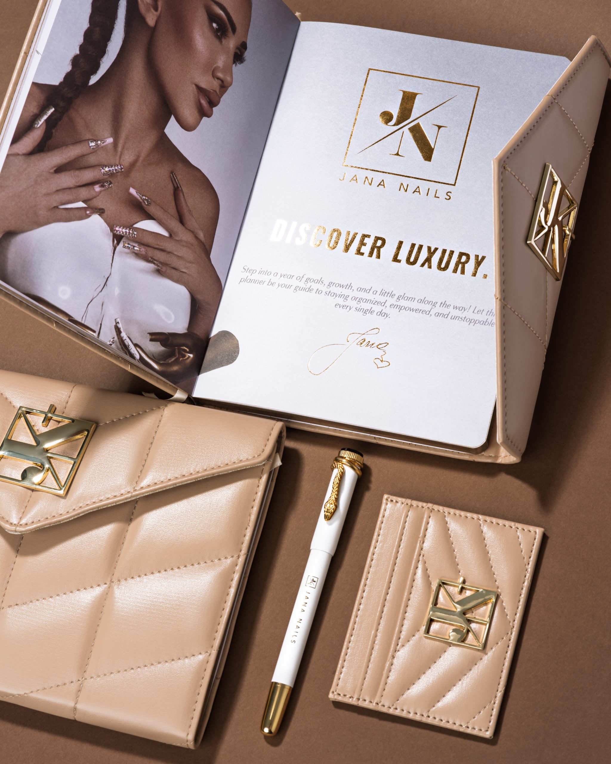 Stil koji se pamti uz Jana Nails – tvoj organizacijski upgrade! #glowinto2026 