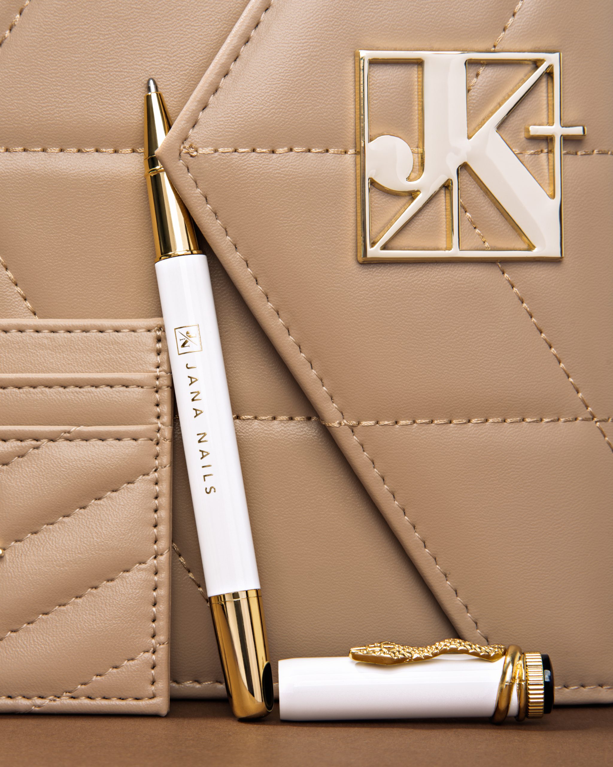 Stil koji se pamti uz Jana Nails – tvoj organizacijski upgrade! #glowinto2026 