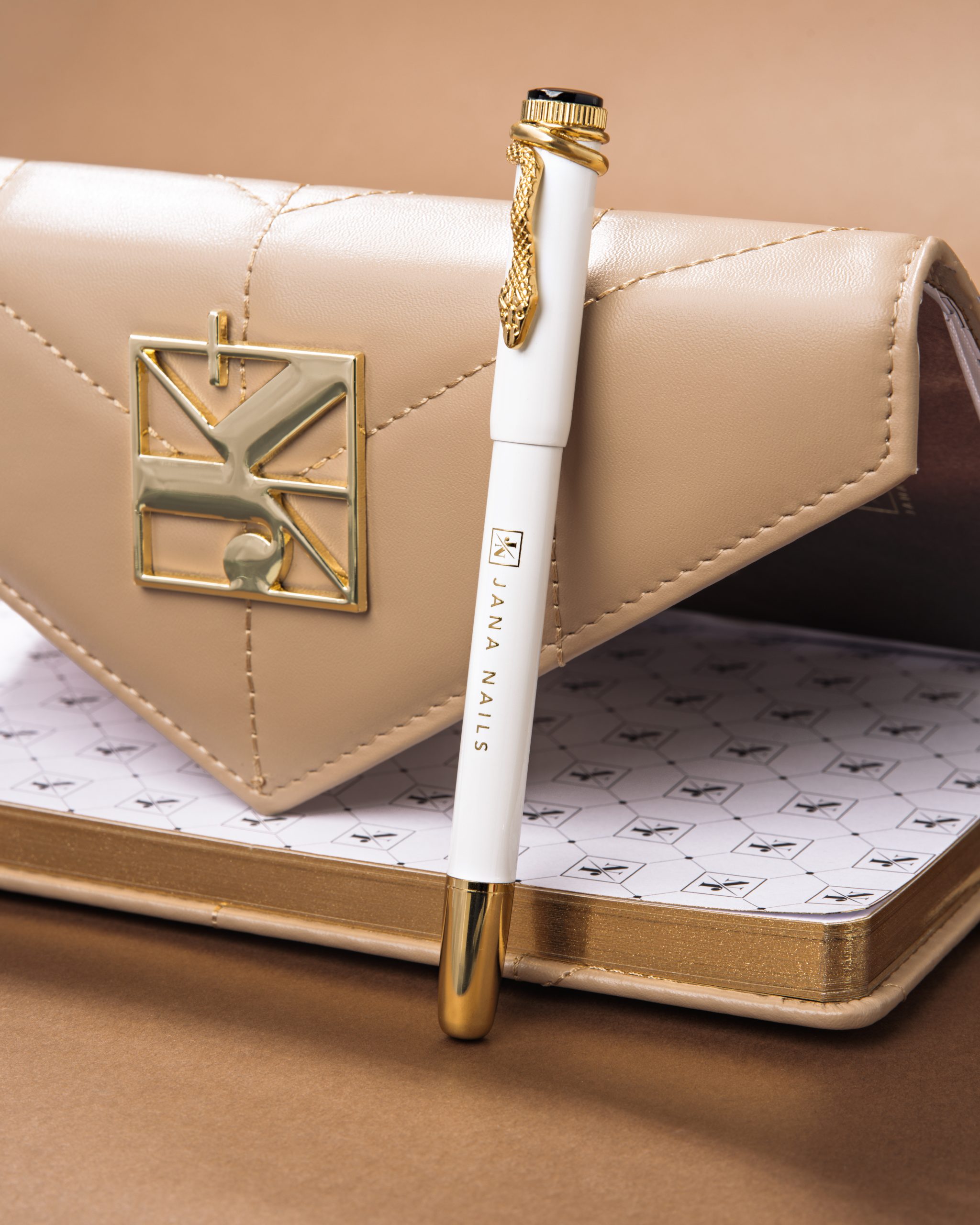 Stil koji se pamti uz Jana Nails – tvoj organizacijski upgrade! #glowinto2026 