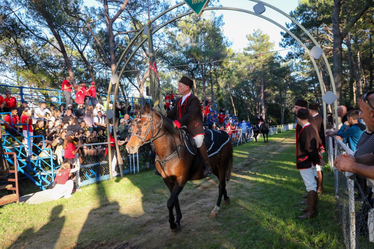 U Barbanu svečano otvoreno Balkansko prvenstvo u daljinskom jahanju 