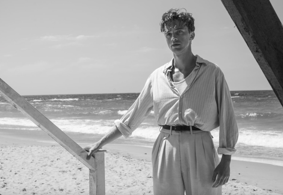 Nedavno objavljen program 23. Zagreb Film Festivala, koji ove godine donosi 120 filmova u deset različitih programa, upotpunit će i novo ostvarenje legendarnog američkog redatelja Jima Jarmuscha, Otac majka sestra brat, u Veneciji nagrađeno Zlatnim lavom za najbolji film. U subotu, 15. studenoga, nakon službene dodjele nagrada, zagrebačka publika uživat će u filmu koji je humornim uvidom u intimni svijet složenih obiteljskih odnosa osvojio naklonost žirija prestižnog Venecijanskog filmskog festivala. 