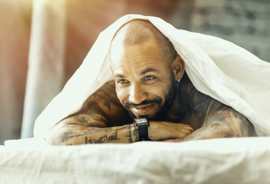 Zašto je spavanje najvažniji muški beauty ritual (i kako ga učiniti savršenim)