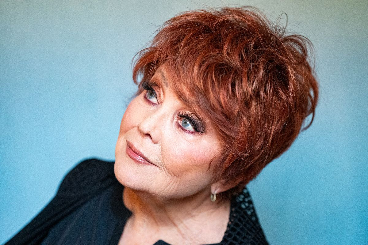 Zdenka Kovačiček objavljuje otkačeni singl “Ružin Cvijet” 