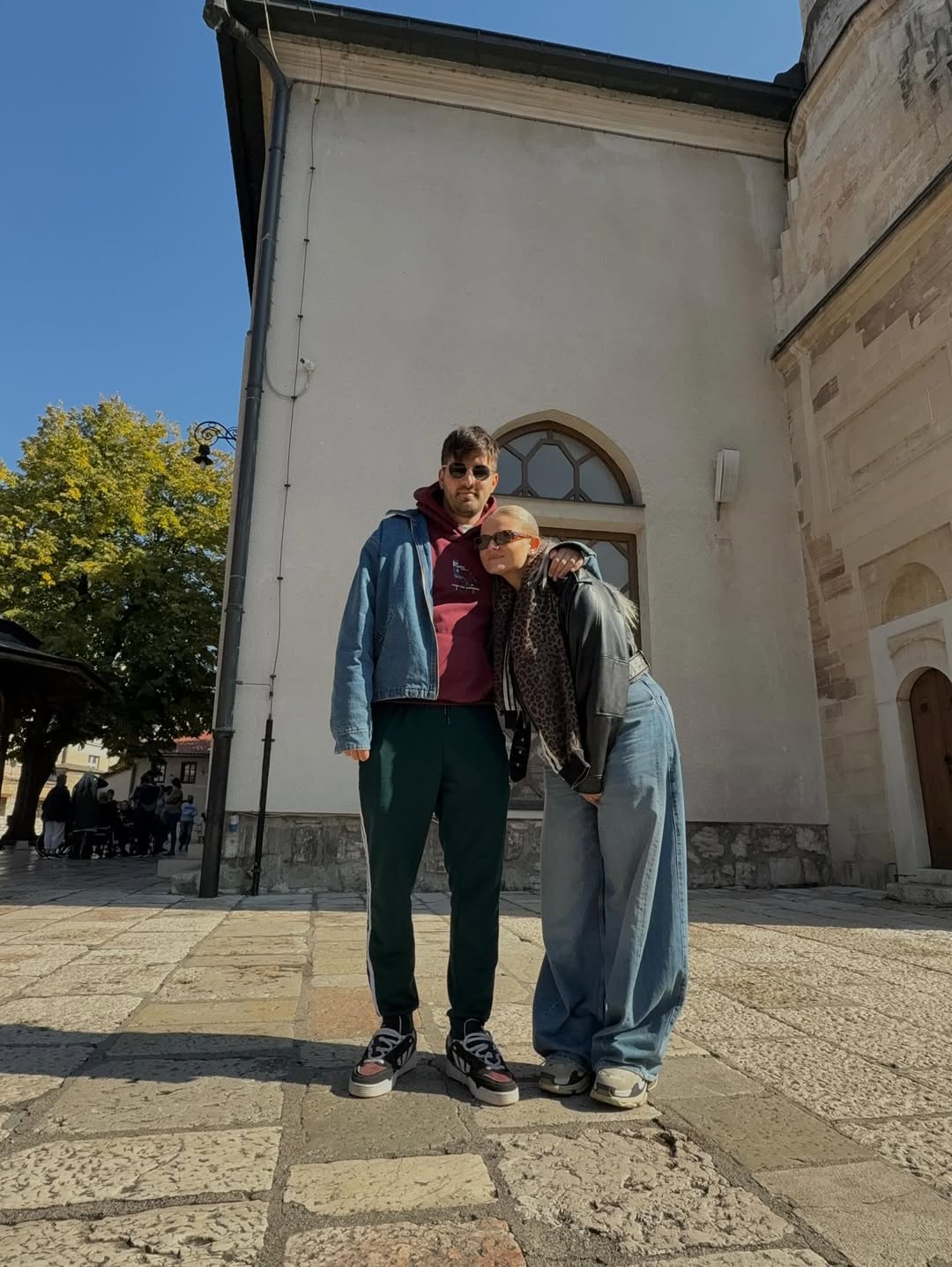 Znate li da je miljenica Dore prateći vokal najtraženijeg mladog pjevača u regiji Hello Magazin Croatia Hrvatska