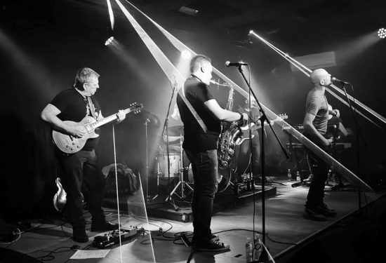 Kakva funky poslastica u klubu Boogaloo!! Sama krema vrhunskih muzičara koji su nekoć svirali i surađivali sa Dinom Dvornikom 14.11.2025 zasvirati će u čast kralja funka!!