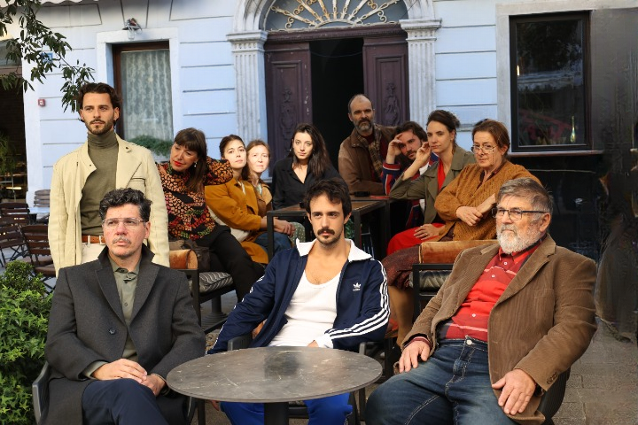 „Tri sestre, ja“ Borisa Liješevića: Dijeljenje sebe i svog života, svojih osjećaja i boli u trenutku zajedništva s publikom