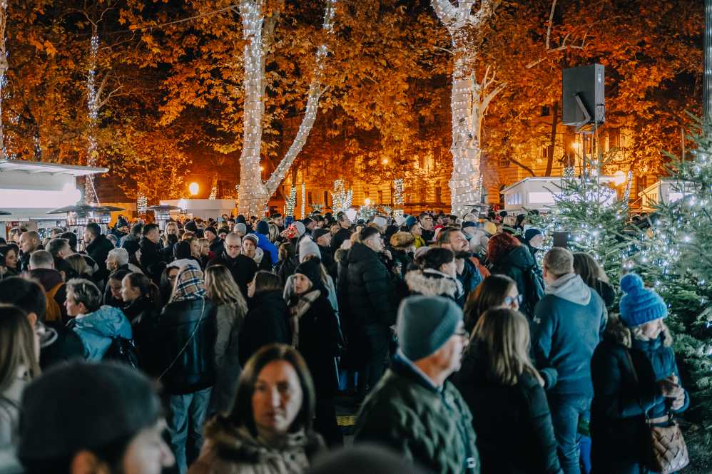 ADVENT LEDENI PARK I ADVENT ZRINJEVAC OTVARAJU BLAGDANSKU SEZONU U ZAGREBU 