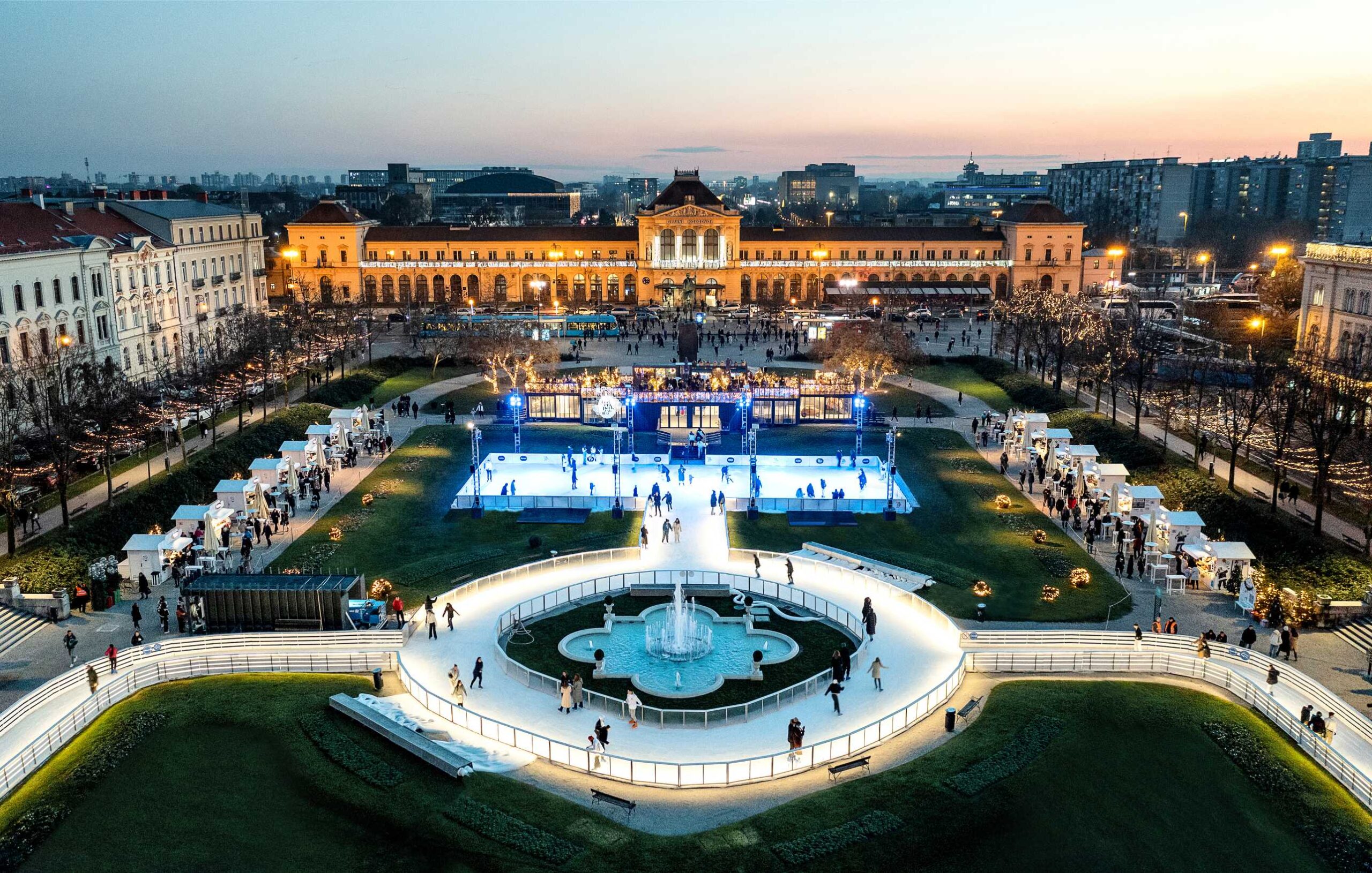 ADVENT LEDENI PARK I ADVENT ZRINJEVAC OTVARAJU BLAGDANSKU SEZONU U ZAGREBU 