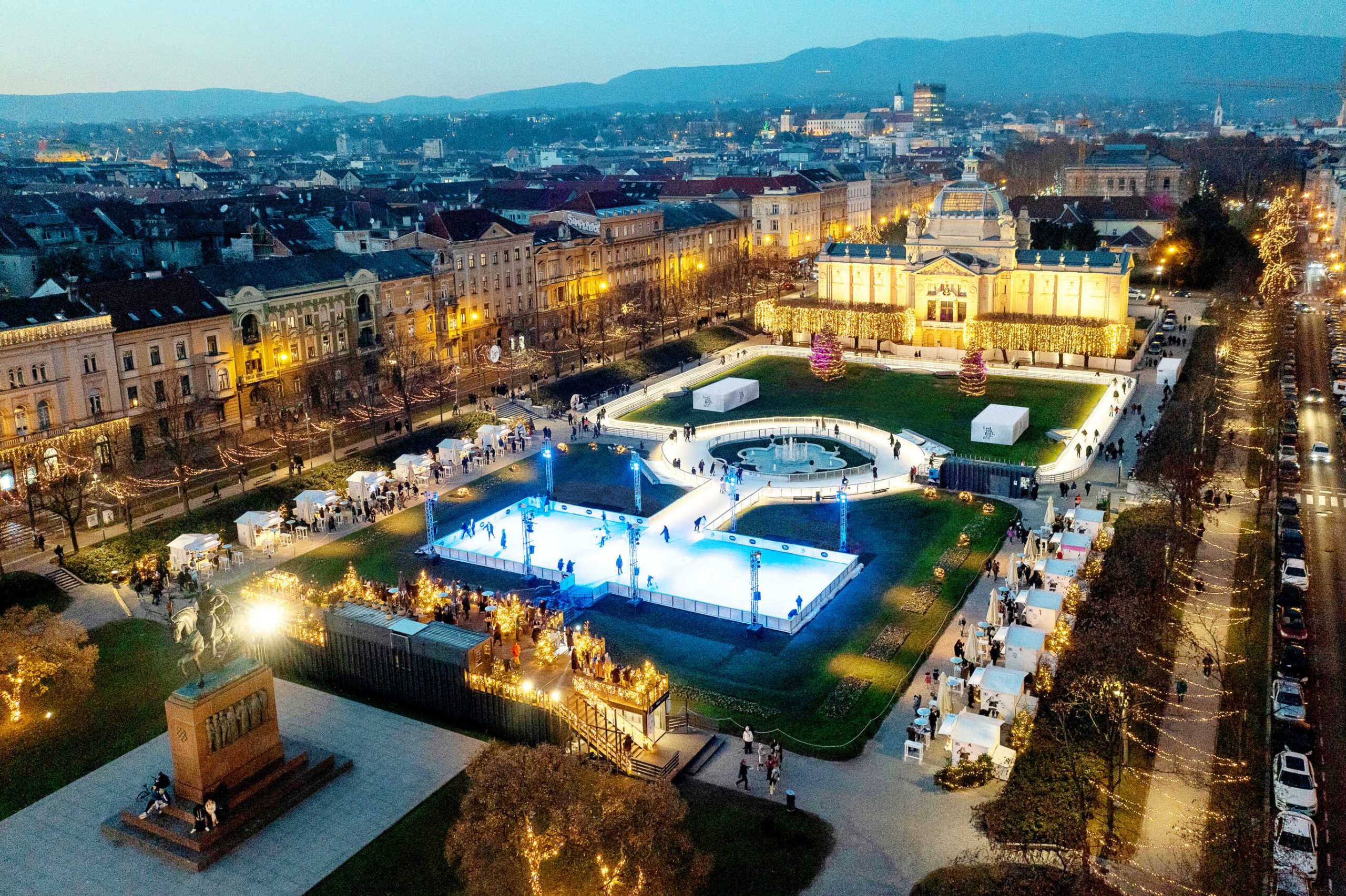 ADVENT LEDENI PARK I ADVENT ZRINJEVAC OTVARAJU BLAGDANSKU SEZONU U ZAGREBU 