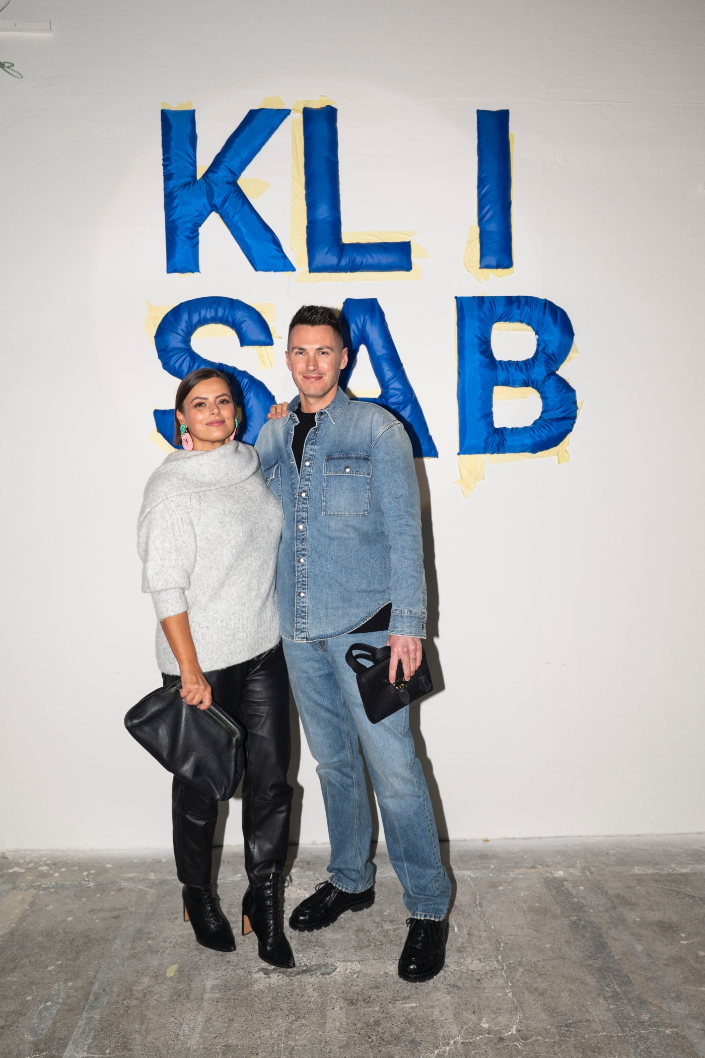 KLISAB REVIJA POZNATE OSOBE