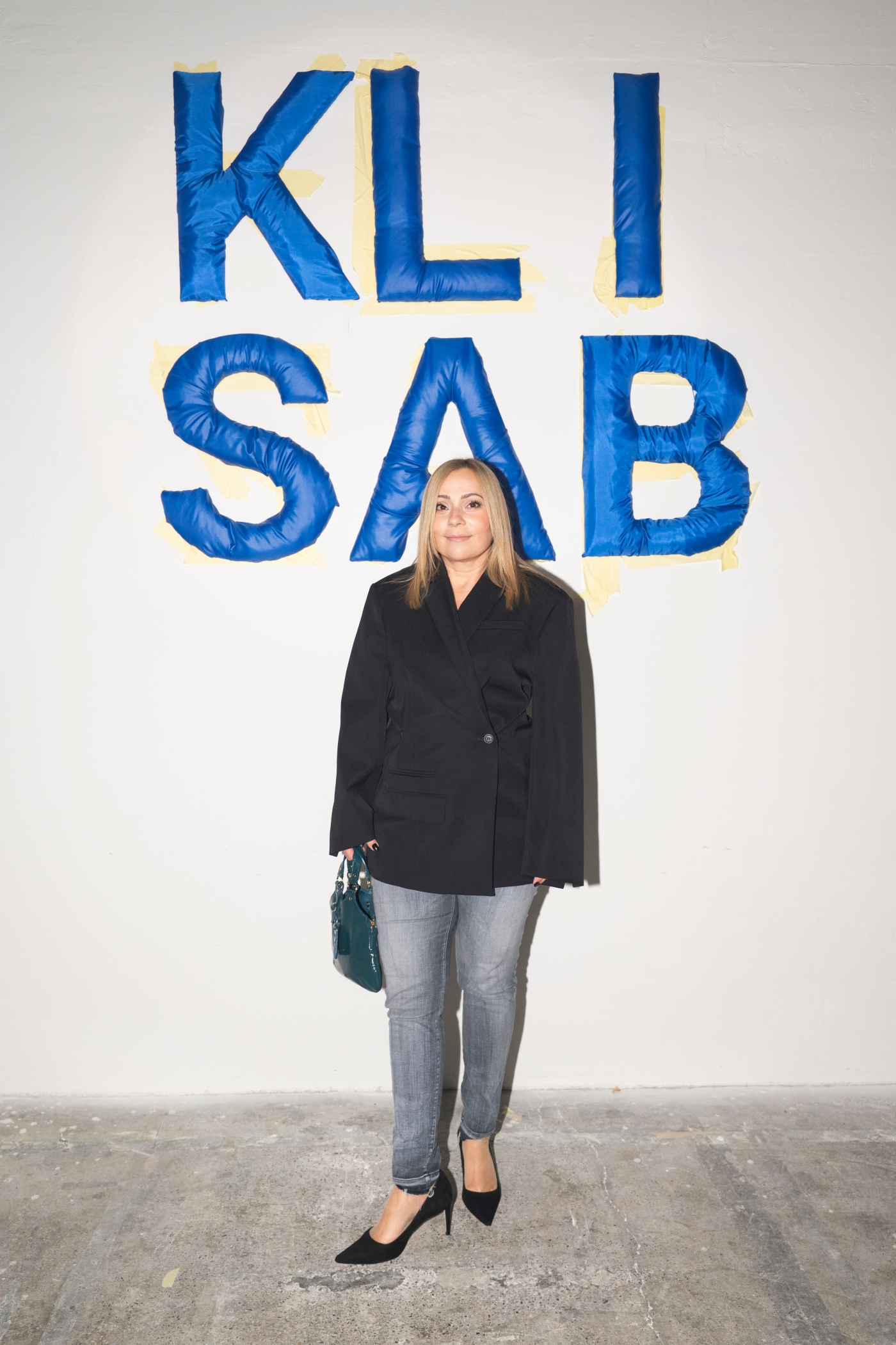 KLISAB REVIJA POZNATE OSOBE