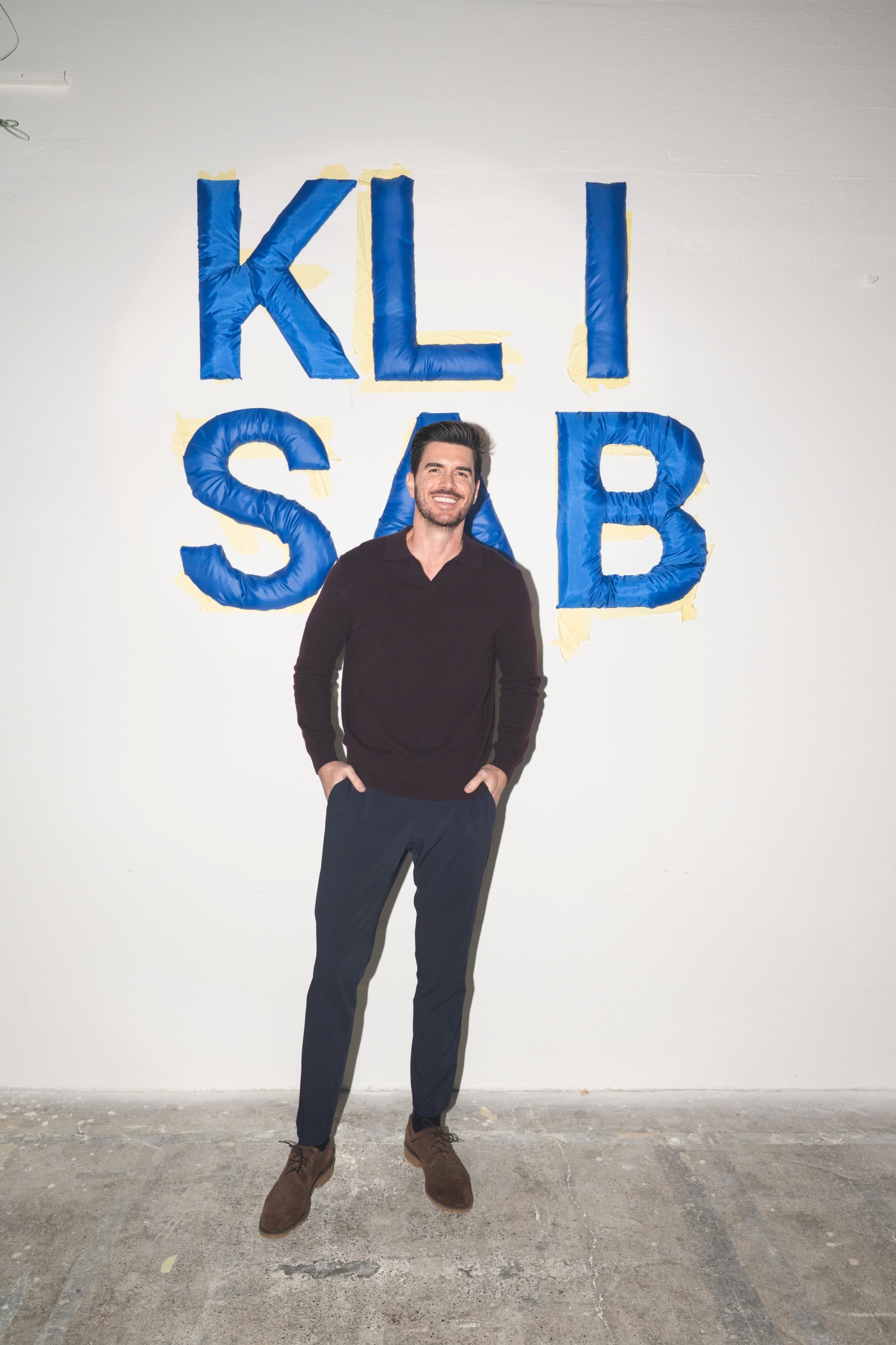 KLISAB REVIJA POZNATE OSOBE