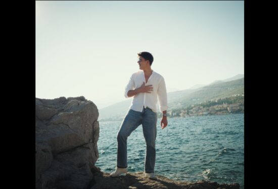 Bruno Rački donosi blagdanski singl 'Tako lako' koji vraća osmijeh i ples Hello Magazin Croatia Hrvatska