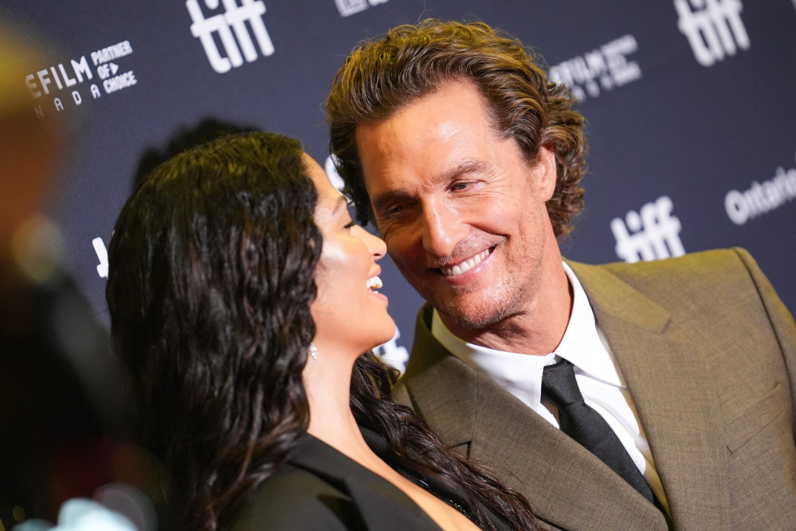 Camila Alves razveselila sve golišavom fotokom Matthewa McConaugheya Hello Magazin Croatia Hrvatska