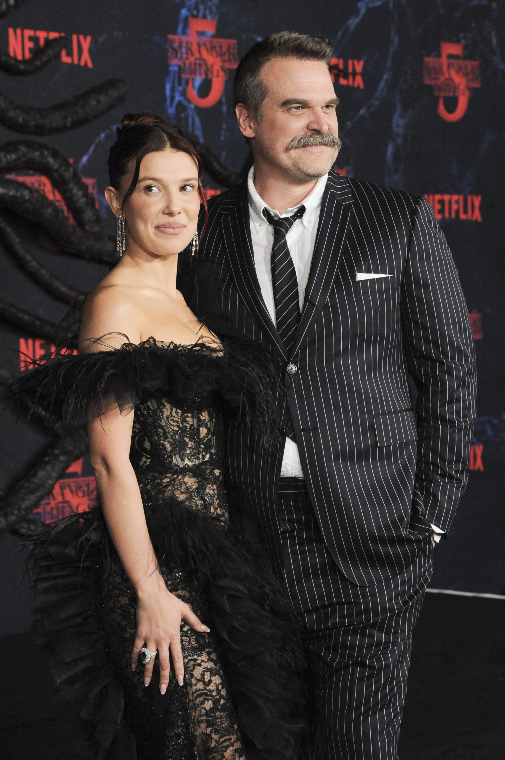 David Harbour i Millie Bobby Brown Hello Magazin Croatia Hrvatska