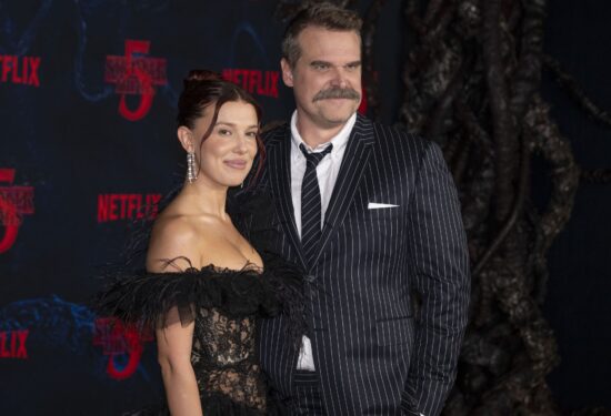 David Harbour i Millie Bobby Brown Hello Magazin Croatia Hrvatska