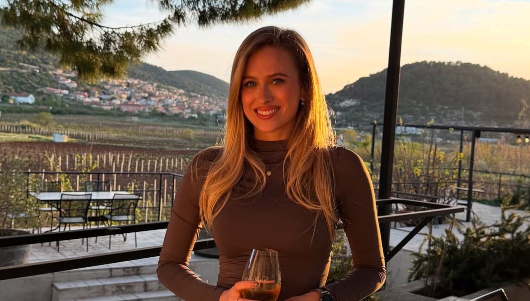 Domenica pokazala chic putni outfit u Istanbulu Hello Magazin Croatia Hrvatska