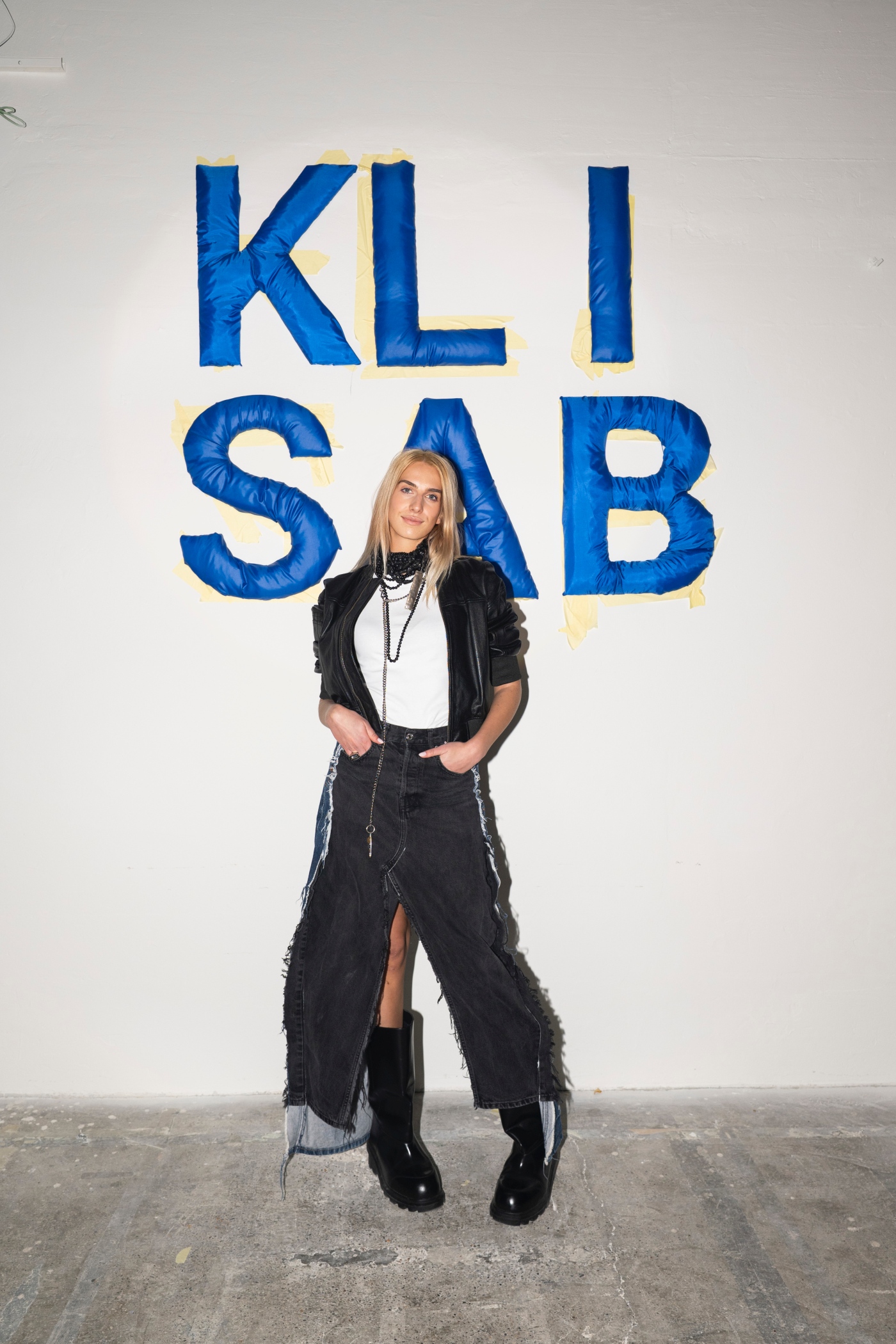 KLISAB REVIJA POZNATE OSOBE