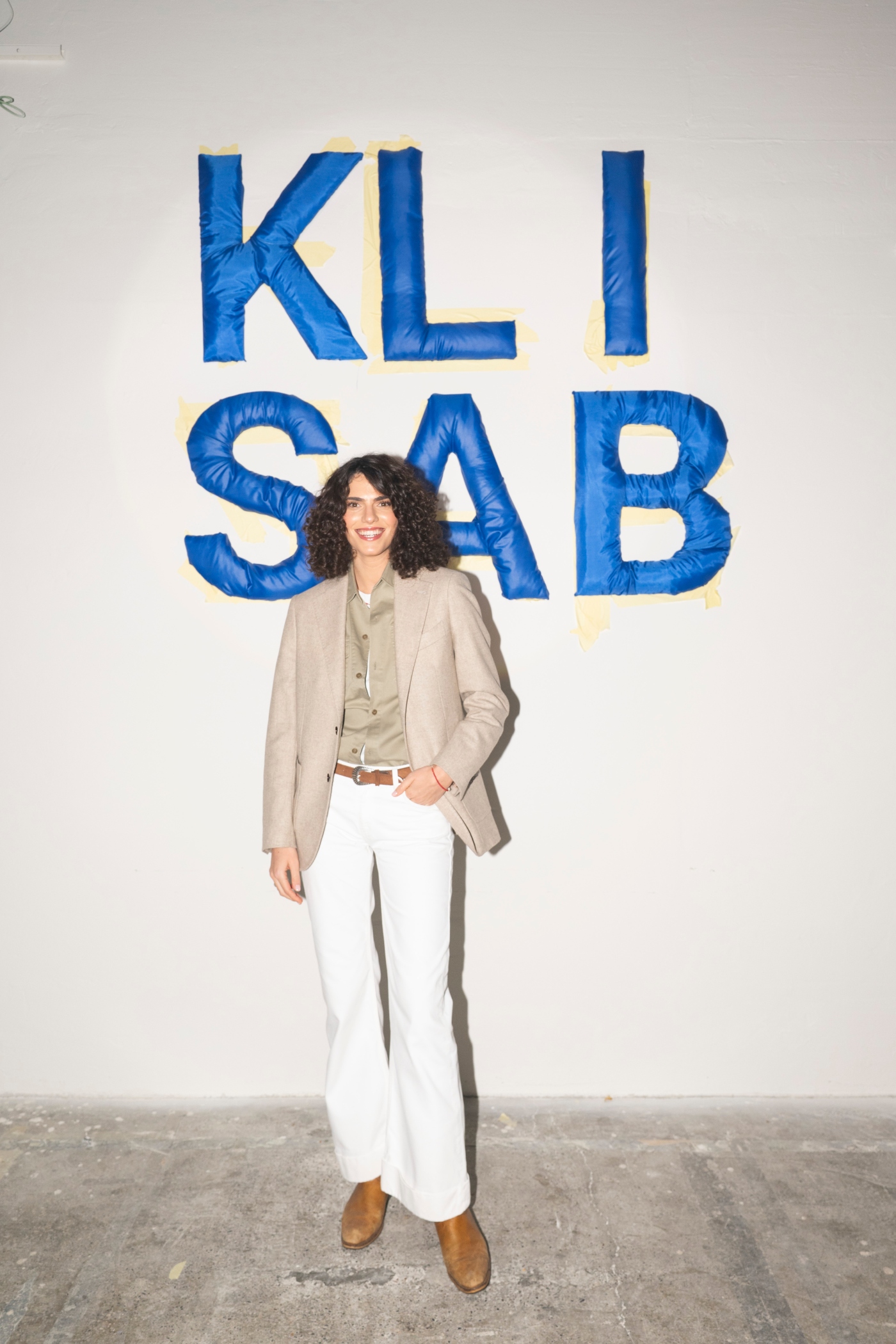 KLISAB REVIJA POZNATE OSOBE