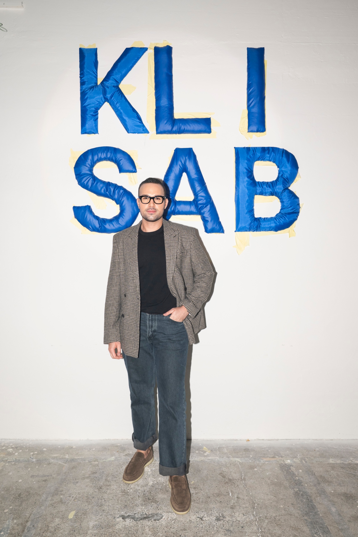 KLISAB REVIJA POZNATE OSOBE