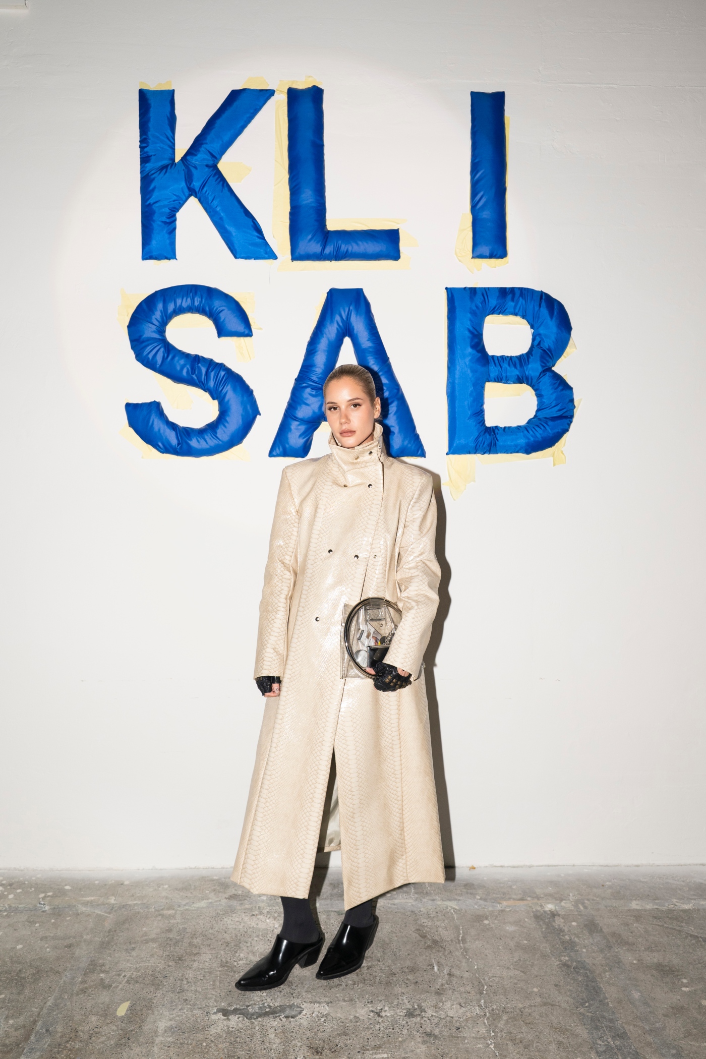 KLISAB REVIJA POZNATE OSOBE