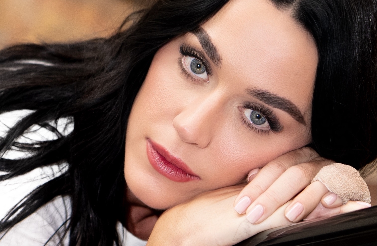 Katy Perry se vraća snažnija nego ikad uz singl „bandaids“!
