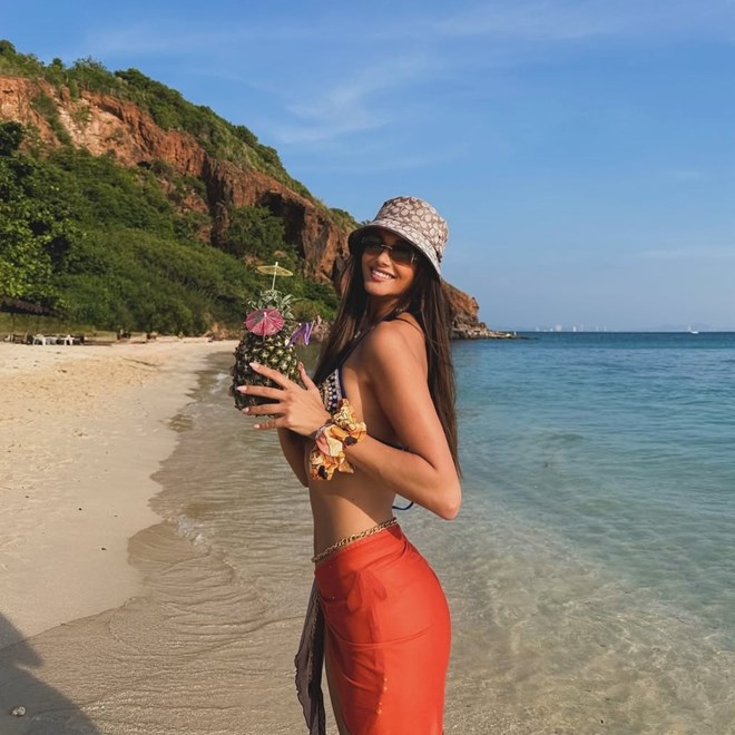 Laura Gnjatović Hello Magazin Croatia Hrvatska