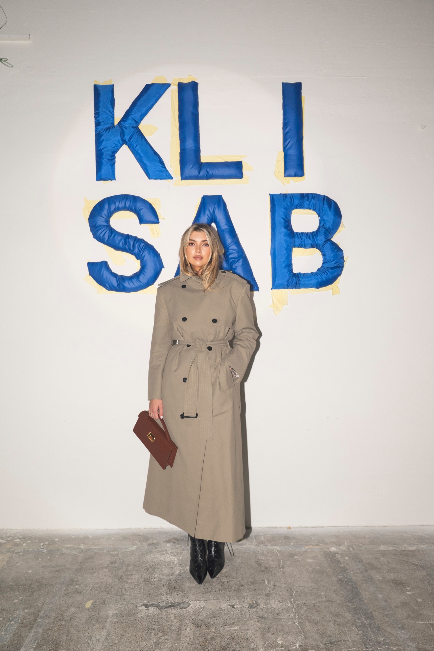 KLISAB REVIJA POZNATE OSOBE