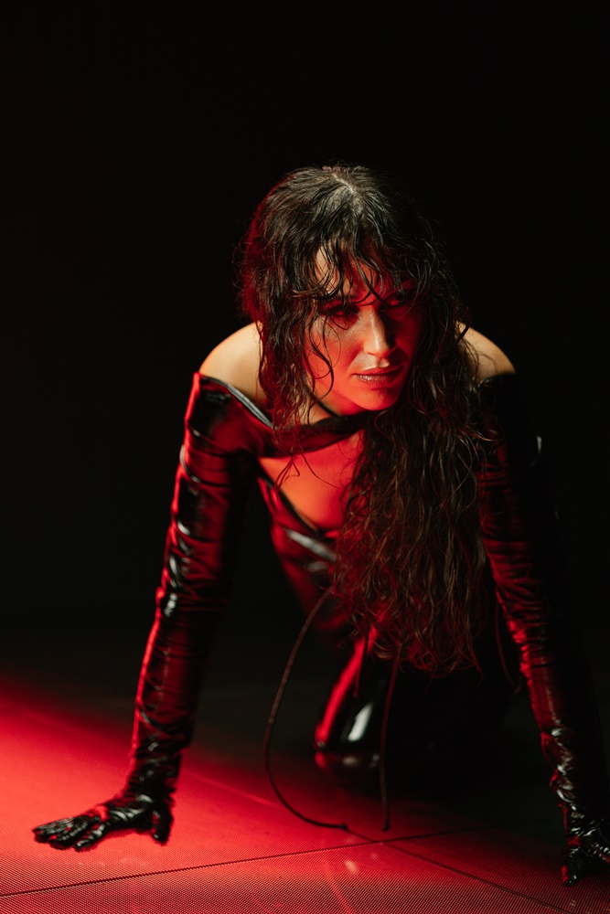 NO QUITTER MARCELA DONOSI HIMNU ŽENSKE SNAGE, OTPORNOSTI I NEODUSTAJANJA