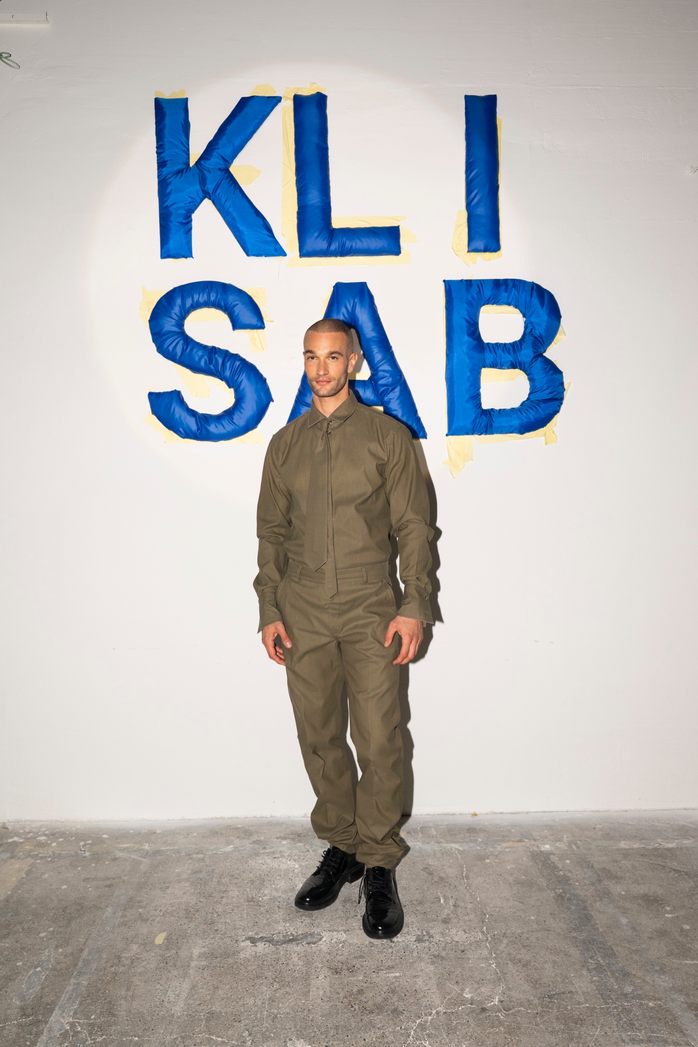 KLISAB REVIJA POZNATE OSOBE