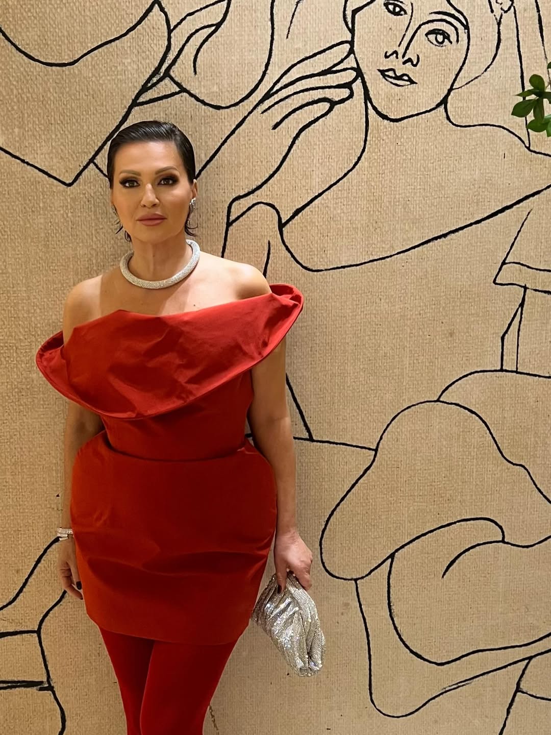 Nina Badrić oduševila couture izdanjem u vatreno crvenoj haljini koje spaja glamur, eleganciju i moderan minimalizam Hello Magazin Croatia Hrvatska